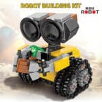 ⁦WALL-E Pixeled Figure⁩ - الصورة ⁦2⁩